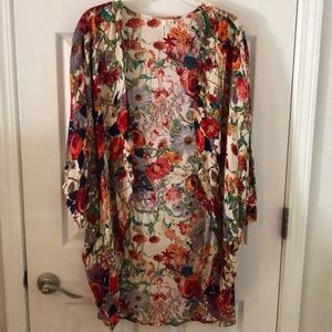 Colorful top only worn ONCE!! Size Large!